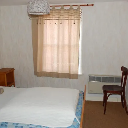 7-person 5 Minutes From Hesdin And 30 Minutes From Berck Casa de Férias Rollancourt